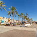 Cosy Apartment. 10Min Walk To The Beach & Train