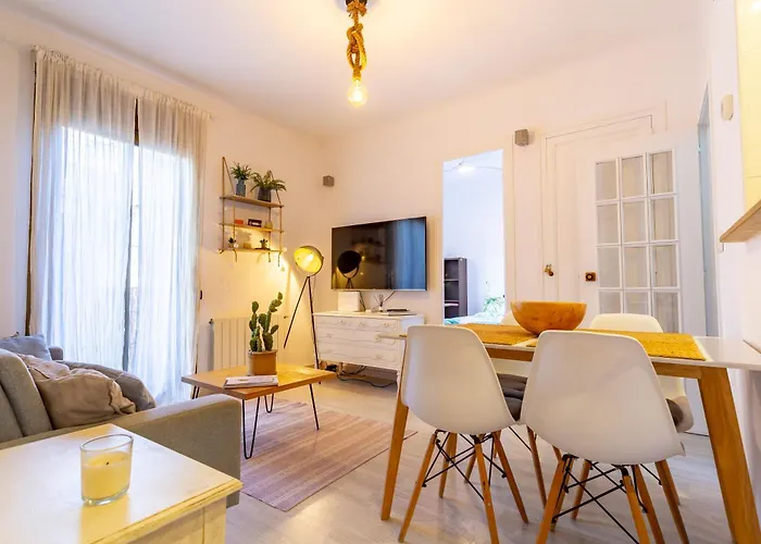 Cosy Apartment. 10Min Walk To The Beach & Train