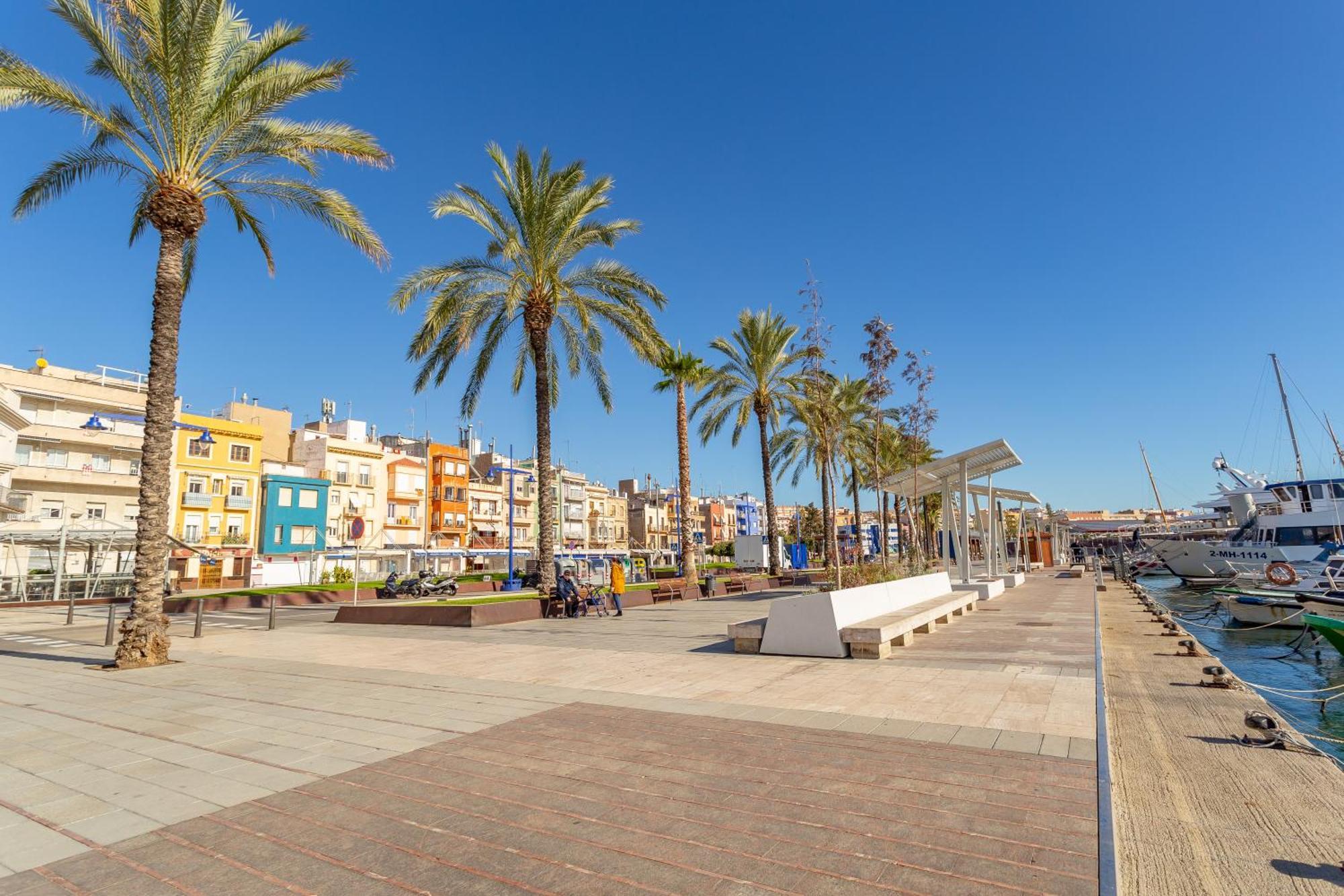 Cosy Apartment. 10min Walk To The & Train Apartment Tarragona